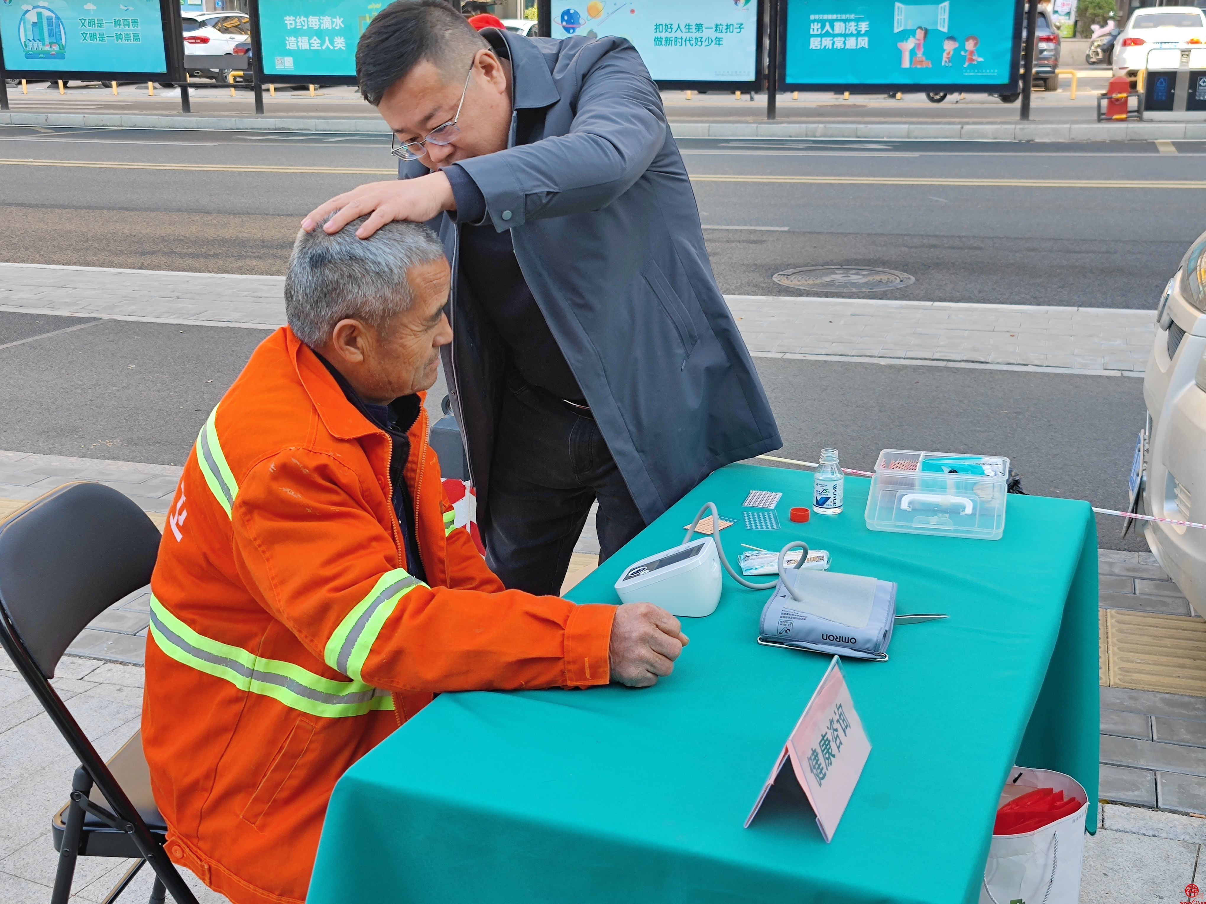 烟火气“沉甸甸”！ 泉水人家社区里收获暖融