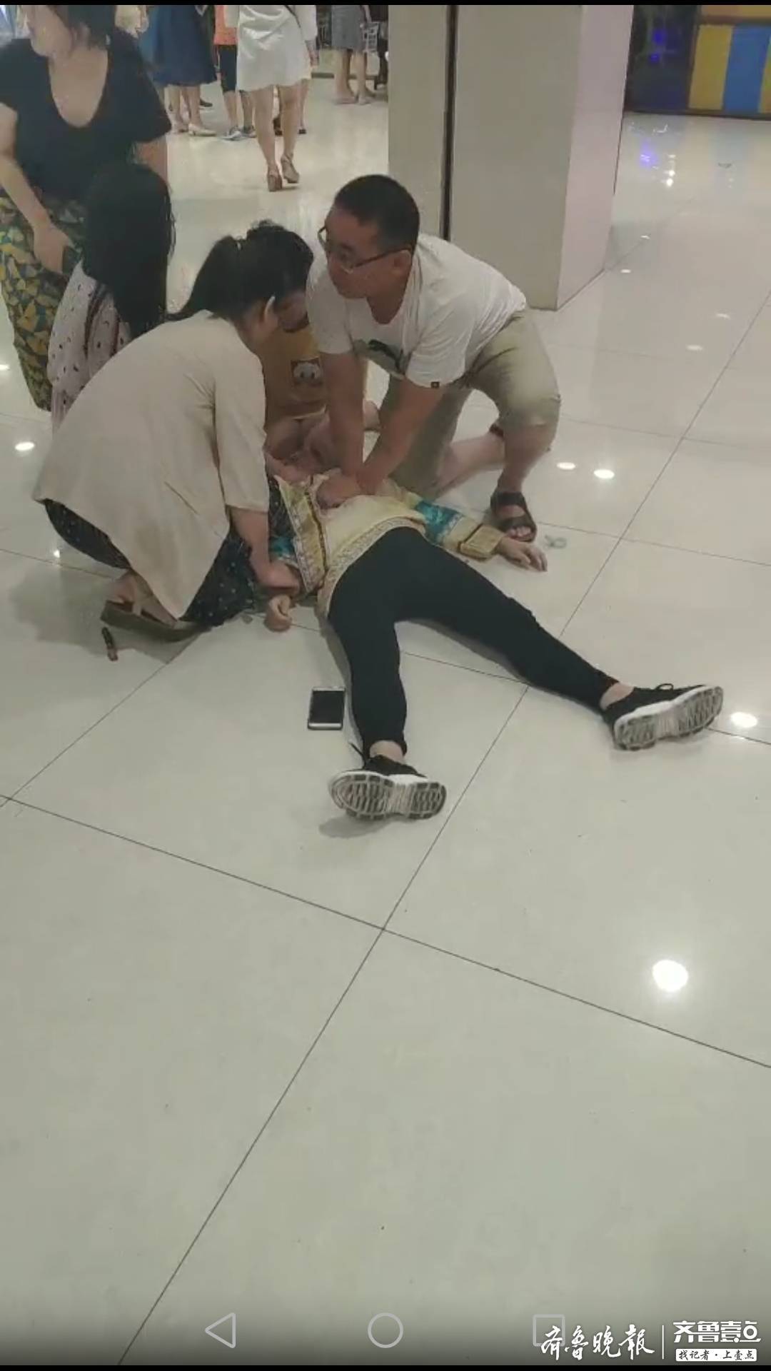 心脏停跳！聊城四名医护人员路遇晕厥患者上演生死接力