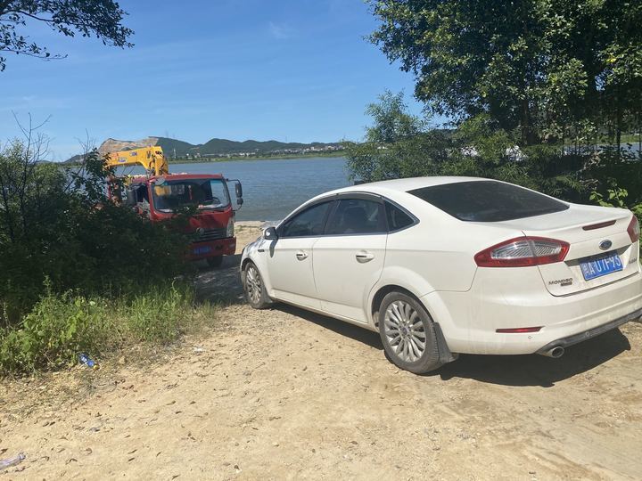 福清渔民称承包鱼塘后路段被挖、货车被围，当地成立专班处置