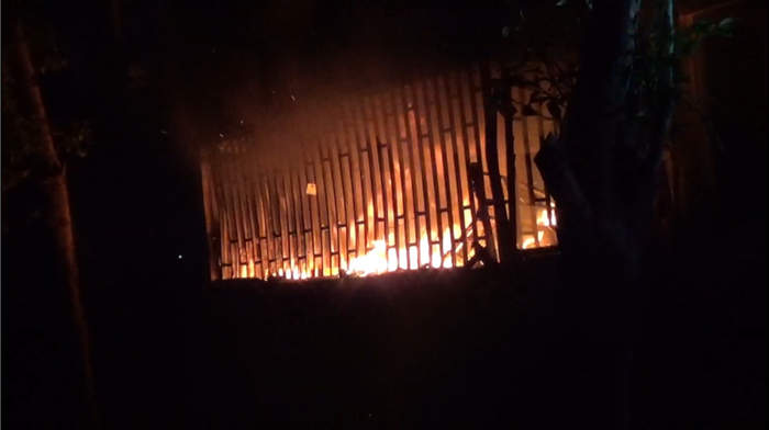 电瓶车电池房间内充电引发火灾致外卖骑手身亡，二房东获刑平台被约谈