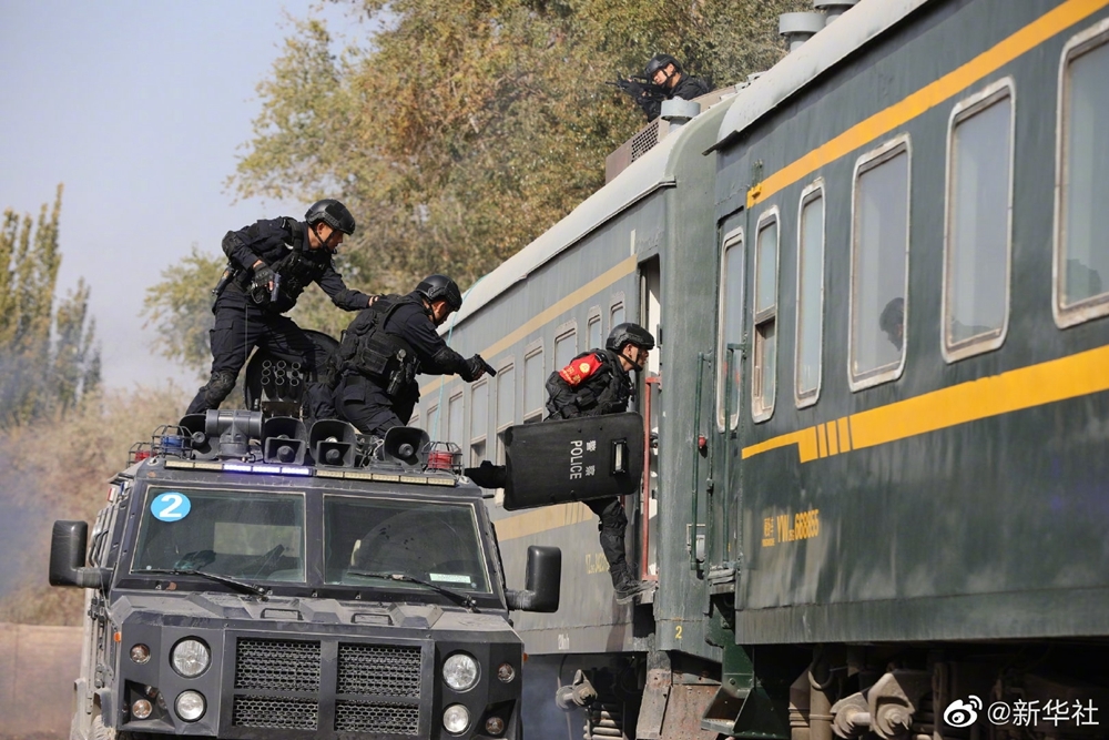 比电影更震撼！公安民警燃爆练兵场面来袭