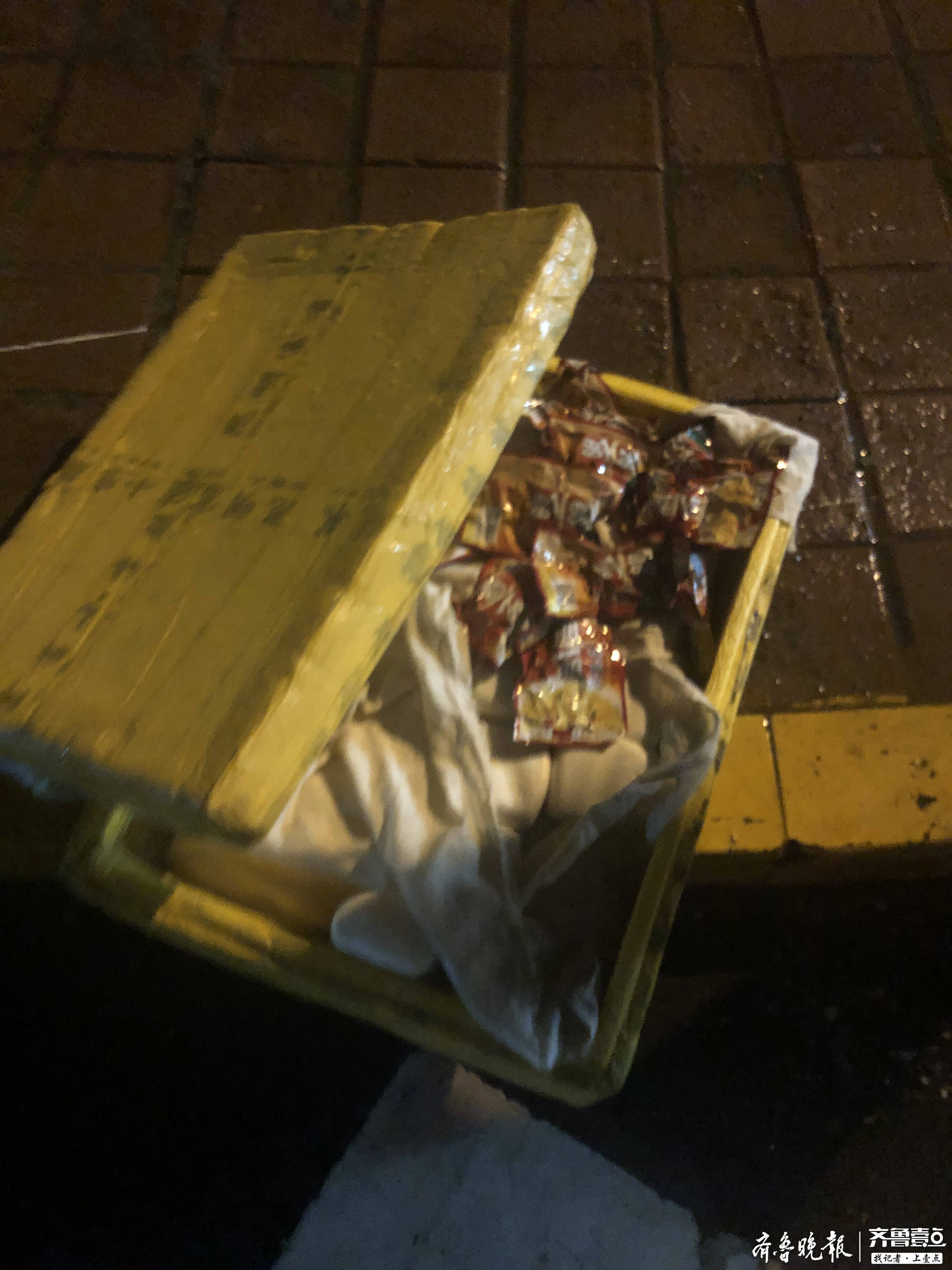 章丘救灾现场纪实：深夜，一抹“逆行”的橘红身影