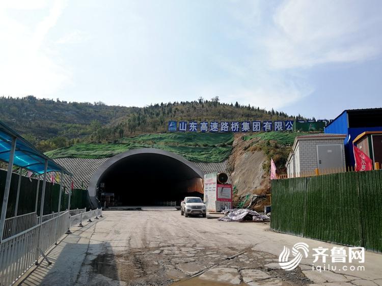  “零误差”对接丨济泰高速涝坡隧道泰安至济南方向贯通 
