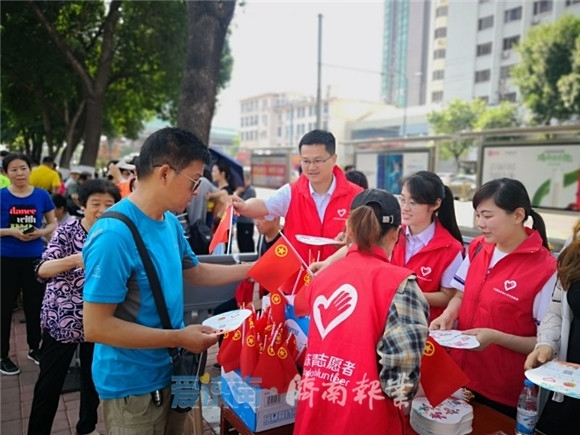 助力学子逐梦 共青团志愿者服务中高考
