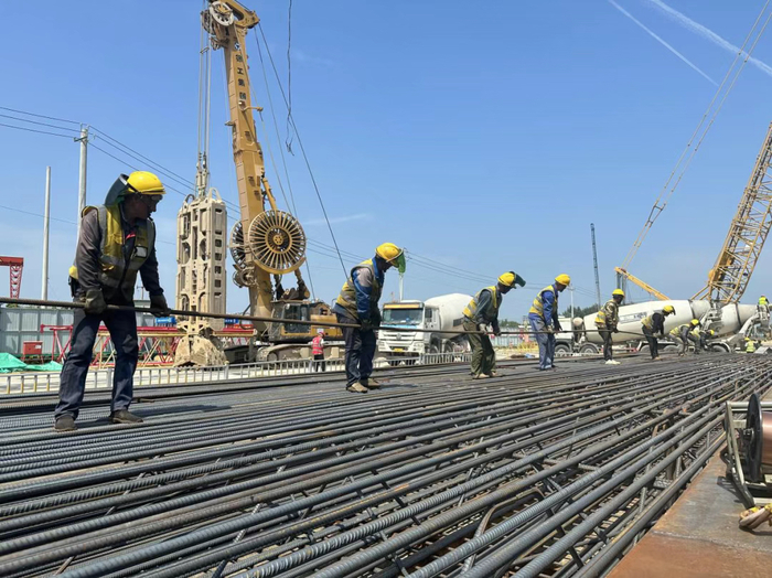 济南轨道交通7号线15座车站已进场施工，年内全部站点进场围挡
