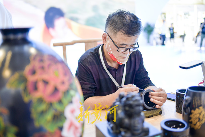 文旅博览会感受“手造”绝活