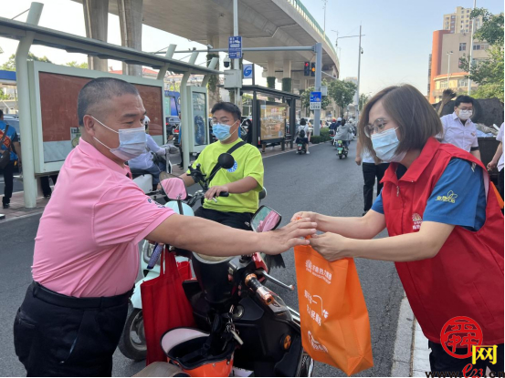 泉城志愿 能源有我｜气暖管家“热”心助考 助你圆梦“港”好有我