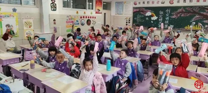 普及地质知识 传承雷锋精神——省地矿局一院开展志愿服务活动