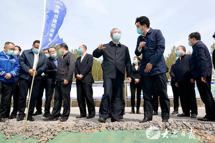 刘家义在小清河济南段调研