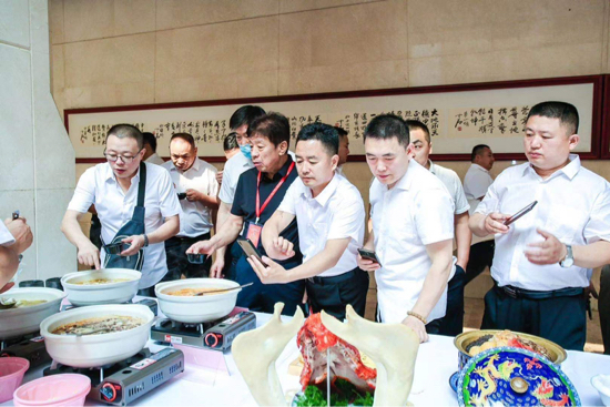 鲁菜大师李培雨从厨50年心血力作——《鲁菜探源》《鲁菜传承教学片》在济南首发