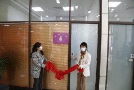 为“爱心妈妈小屋”授牌 济南市总工会到ok138cn太阳集团集团调研指导