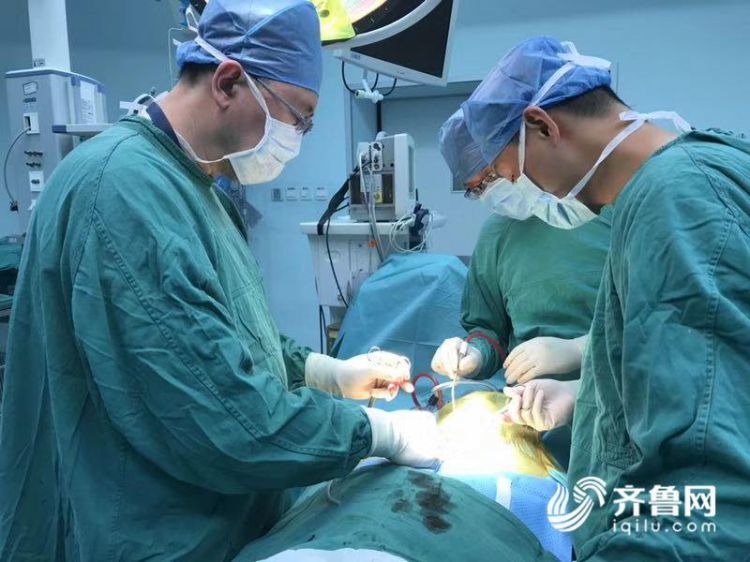 青州受伤干部董明亮结束手术 主治医生：有望重新站起来