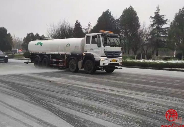 章丘区城管局：再战冰雪！全力护航市民安全出行