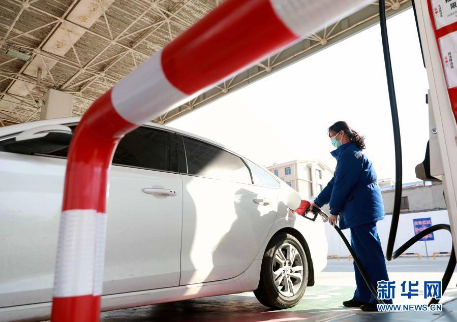 汽油、柴油价格“七连涨” 加满一箱油多花超10元