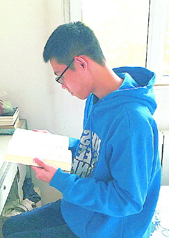 一天两本，济南小伙办了6张借书证，一年看680本书！