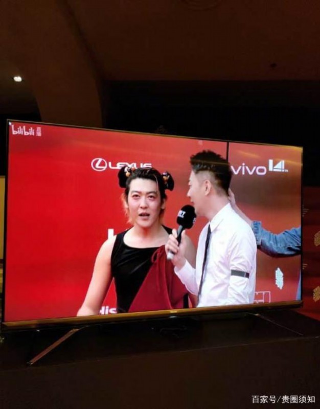 姜思达回应红毯造型|【大胆搏出位】姜思达回应红毯造型上热搜 纯素颜COS哪吒造型不输陈志朋