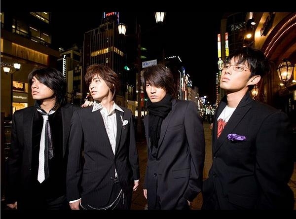 回忆杀！吴建豪晒照怀念F4 四人黑色西装加身帅气有型