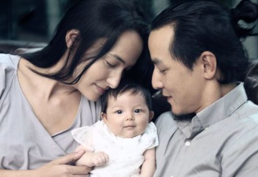 吴彦祖晒婚礼照庆结婚11周年：宝贝 爱你！