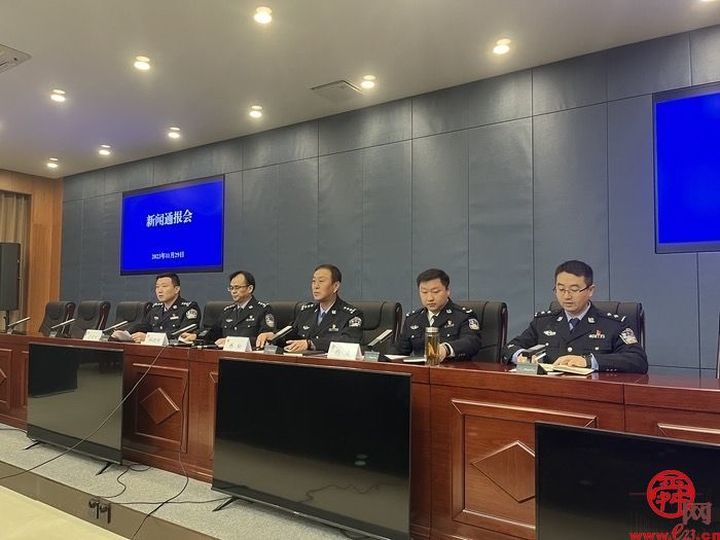 济南交警今年完成市区421处点段、12个片区的交通优化改造