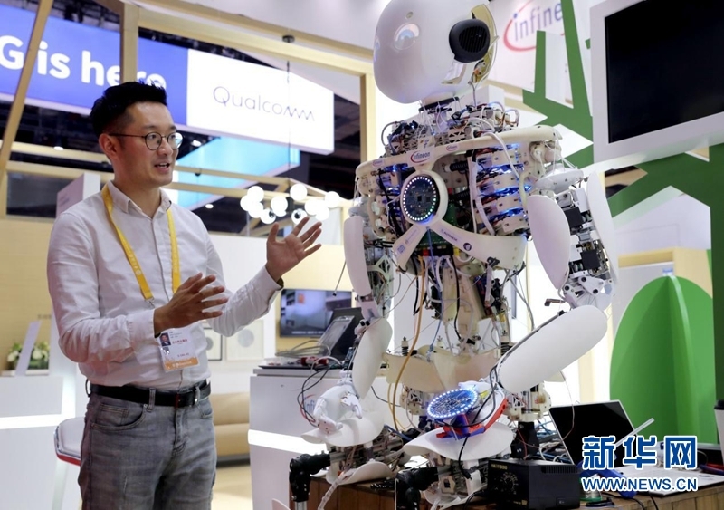 “迎的是五洲客，计的是天下利”——进博会谱写共同发展的新篇章