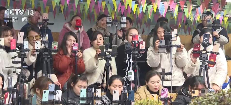 冬闲不闲 一场“乡村直播拍卖会”让人大开眼界
