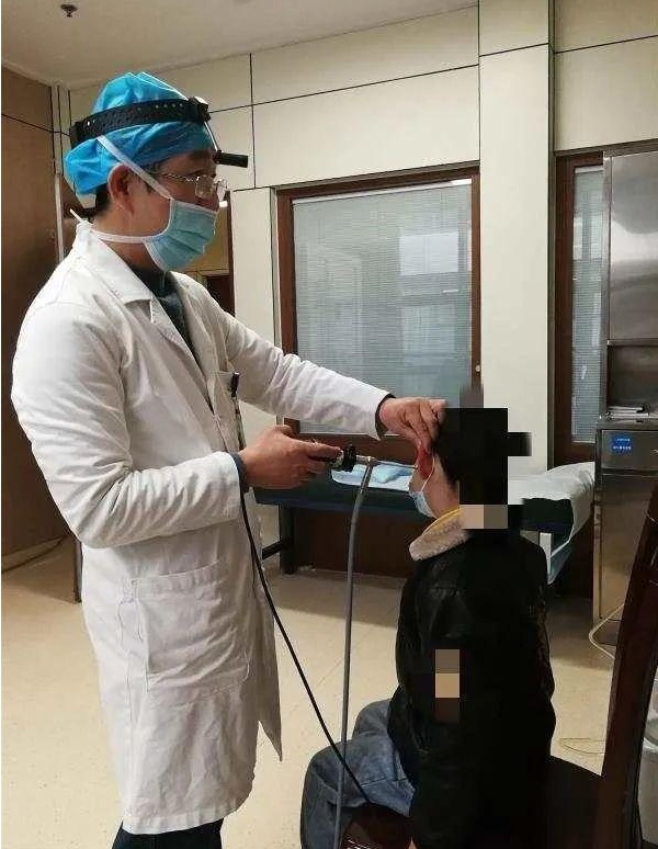 一个儿子写作业引发的血案 爸爸一巴掌甩过去：耳鼓膜穿孔...
