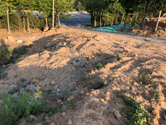 【啄木鸟在行动】港九路与二环南快速路交汇处附近有渣土裸露