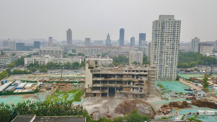 齐鲁宾馆二期拆除近尾声，青山入城、佛山倒影将重现！