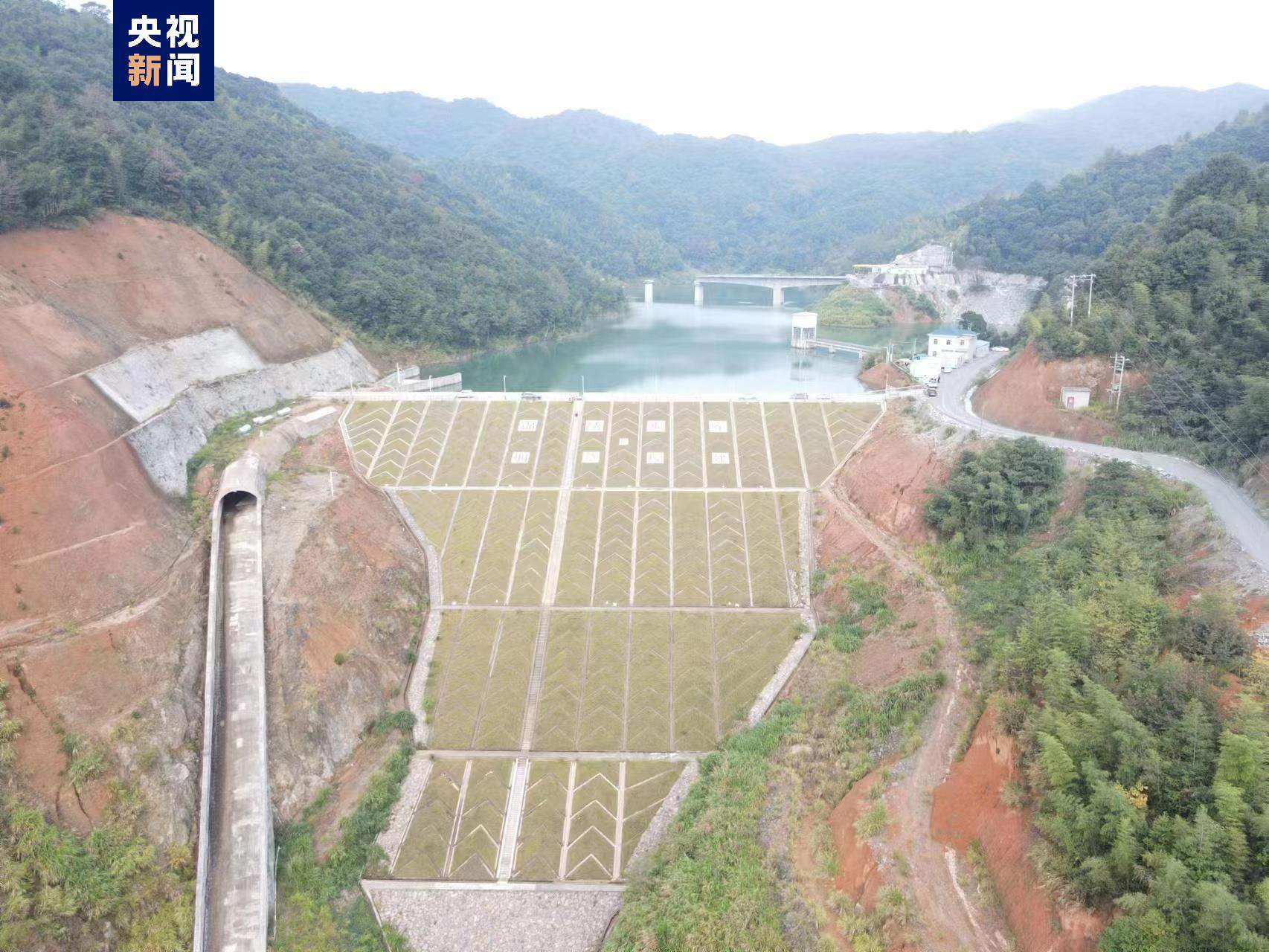 龙龙铁路福建段最长隧道今日贯通