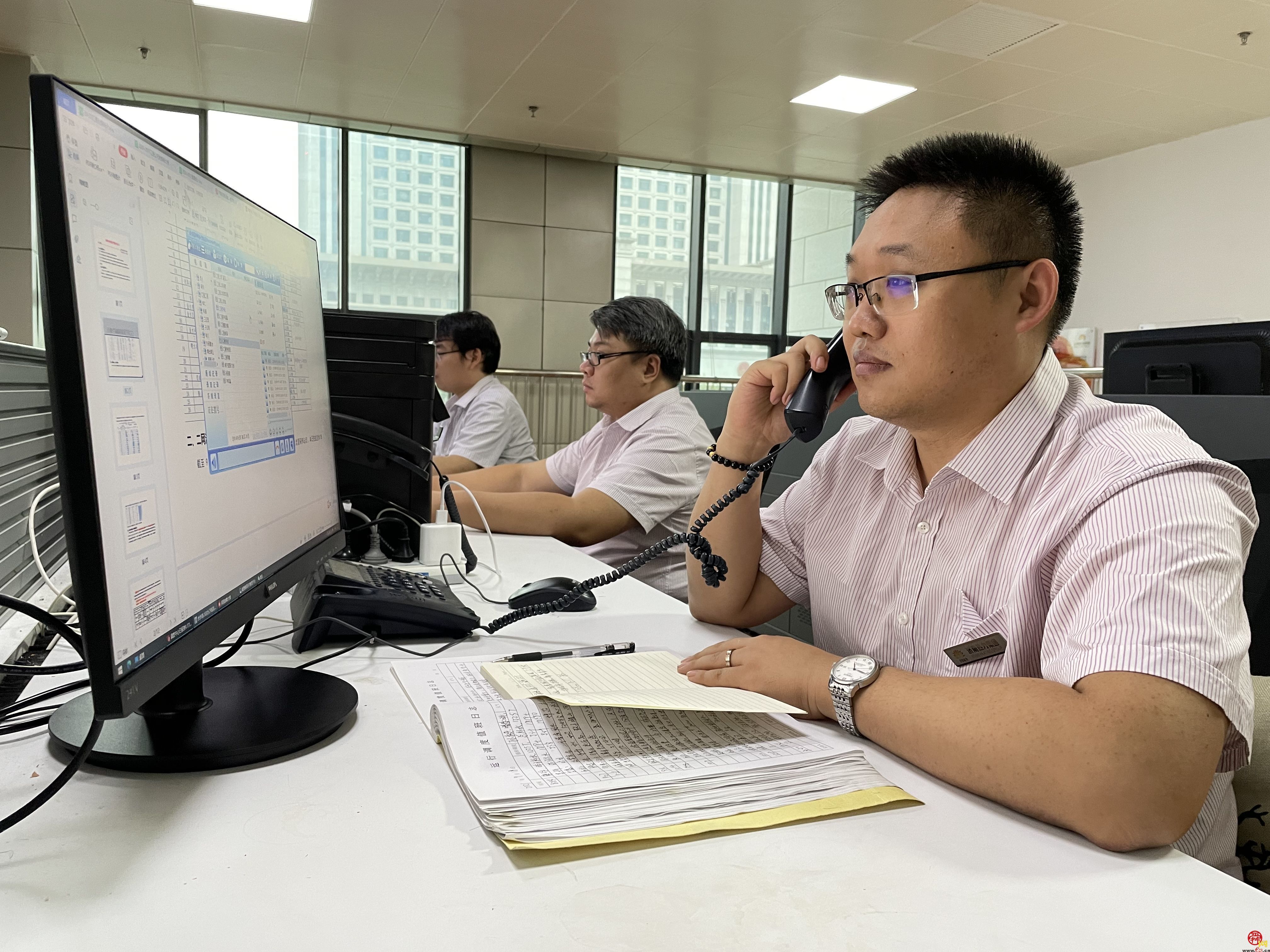 中秋我在岗服务不打烊  您的温暖“温心”来守护