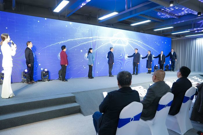 AI服务美好生活 国内首个家庭服务产业大模型在济南发布