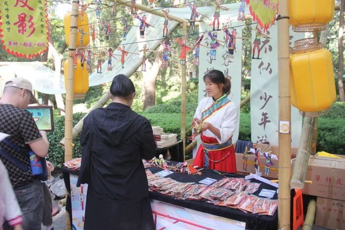 人气十足！10月1日千佛山、动物园等公园景区迎来假期首个客流高峰