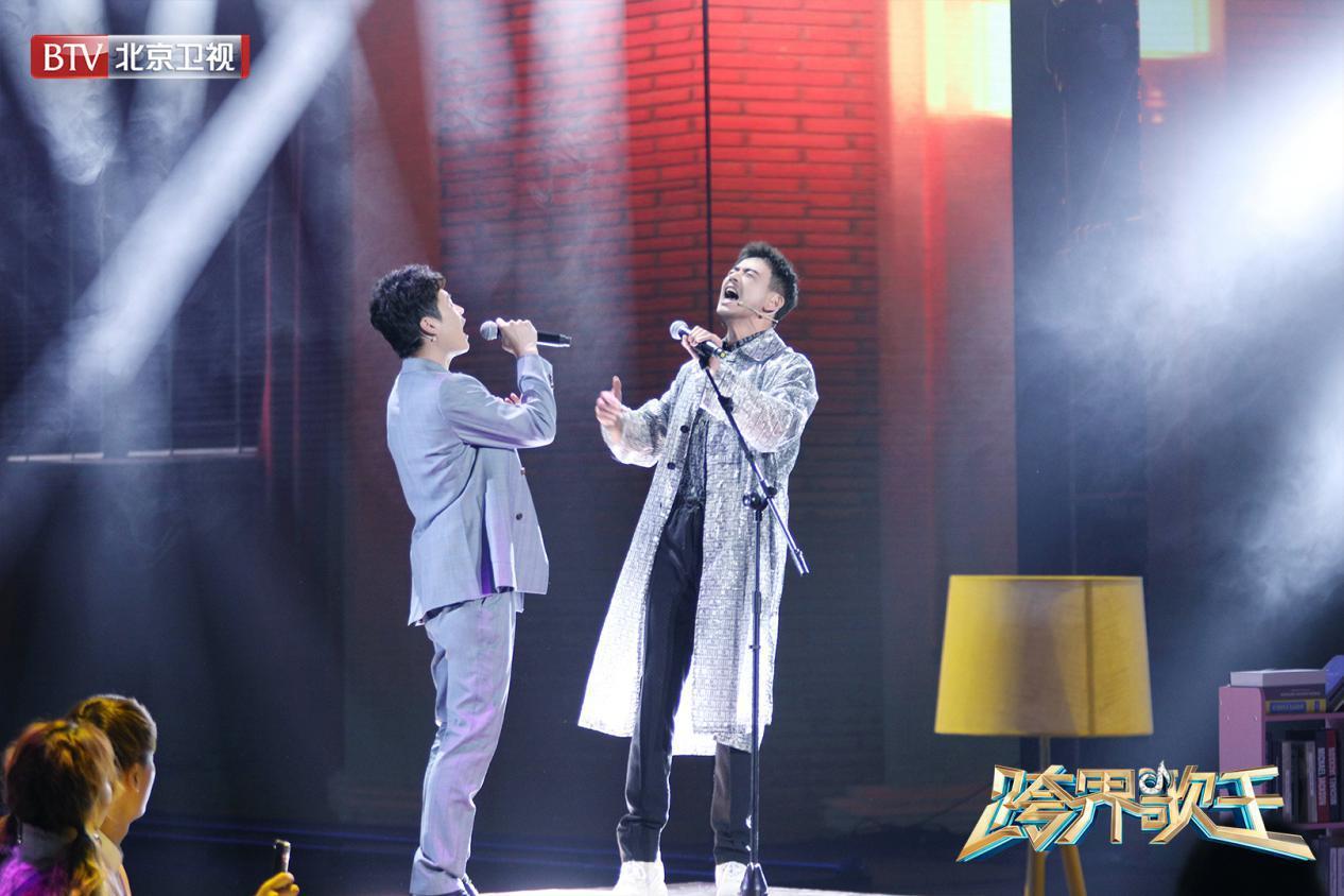 隔壁老樊首登《跨界歌王》助演杨烁深情合唱