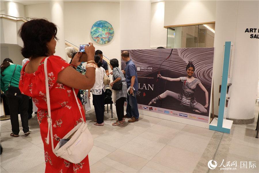 “让中国艺术搭起民心沟通的桥梁”——芭蕾舞剧《花木兰》在毛里求斯上演