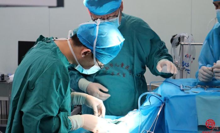 山东大学附属儿童医院完成省内首例低龄儿童迷走神经刺激（VNS）促醒手术