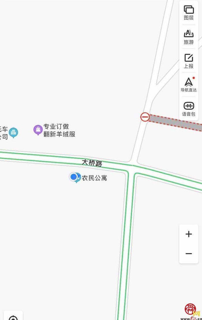 【啄木鸟在行动】章丘区农民公寓附近建筑垃圾裸露 易产生扬尘