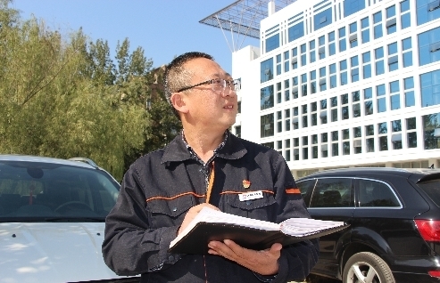 李建斌:老党员数十年服务用户不停歇
