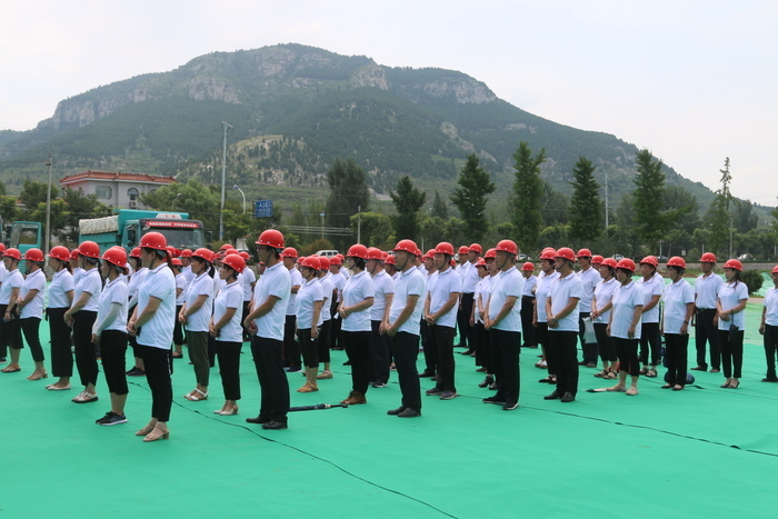 百名青年记者走基层丨长清区重点项目合众优年项目开工仪式隆重举行