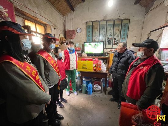 【网络中国节·春节】传递家的温暖  济南热力留济人员除夕陪伴另一群父母