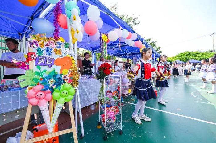 济南市师范路小学第九届“小换客易物节”开始了