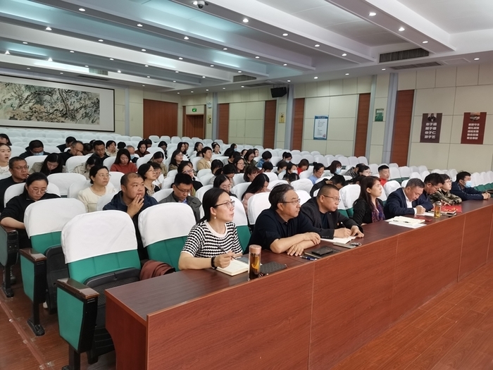 如何发挥党员教师先锋模范作用，济南二中这堂党课作出解读
