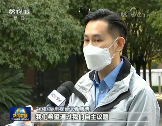 战“疫”记者：“好多人往后的时候 你得往前”