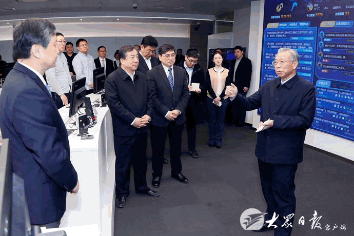 刘家义走访慰问节日期间坚守一线职工