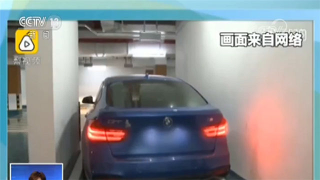 让人哭笑不得！南宁业主20万买车位靠天窗爬进爬出！