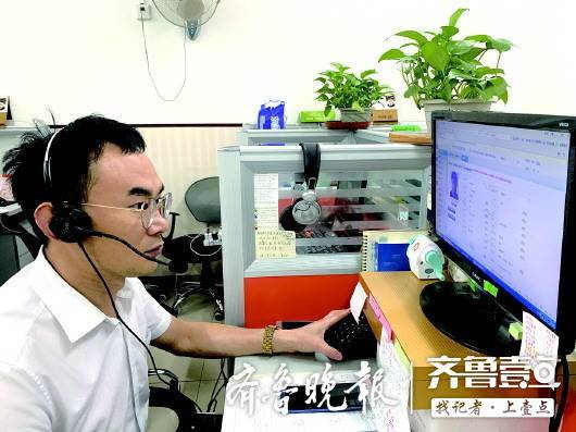 七夕男“红娘”传授恋爱技巧：我给你送伞比带伞了吗更易追到女友