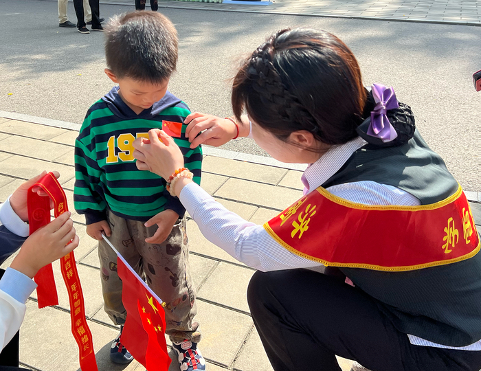 人气十足！10月1日千佛山、动物园等公园景区迎来假期首个客流高峰