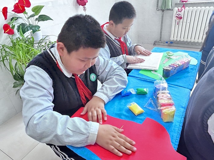 莱芜区世纪城小学魅力家长进课堂