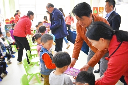 无声的世界需要关爱 济南爱心企业走近听障儿童