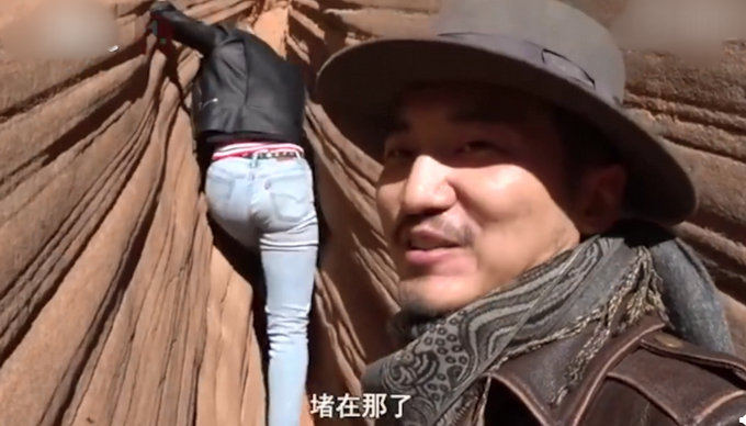 带外国人踩踏丹霞地貌网红道歉是怎么回事?什么情况?终于真相了,原来是这样!