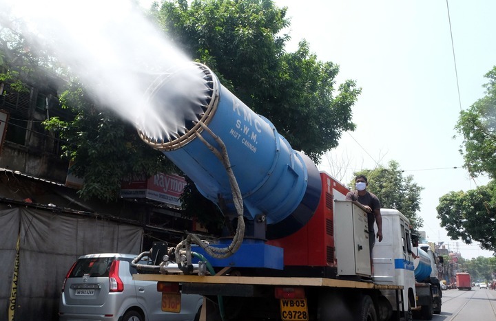 印度疫情告急！连续日增超30万例，新德里实施封锁措施，多国禁止印度旅客入境……